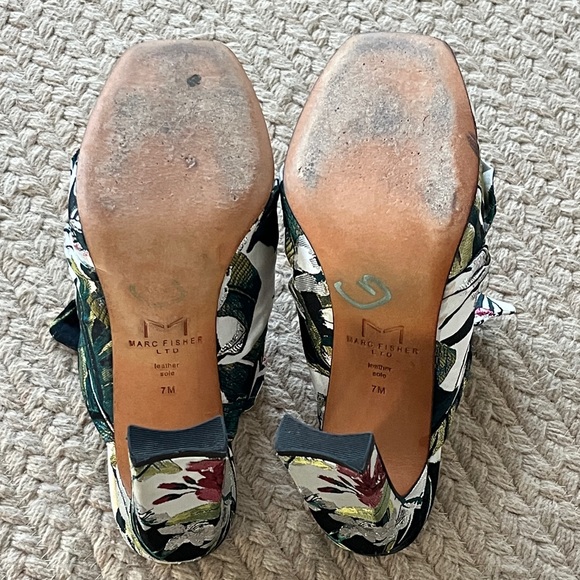 Marc Fisher Women's Tropical Brocade Floral Heeled Sandals - Picture 10 of 13